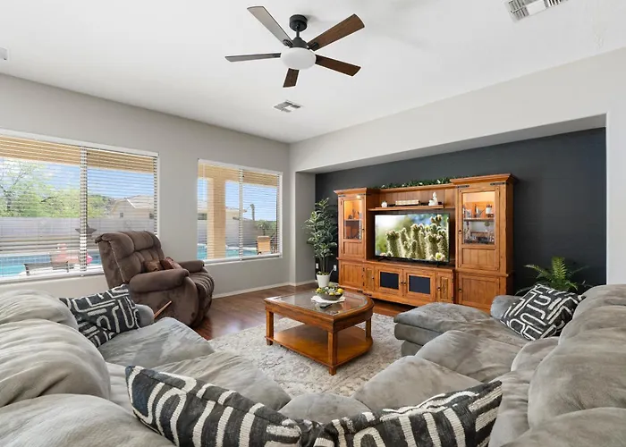 Holiday home Retreat W Pool, Hot Tub And Trail Access *