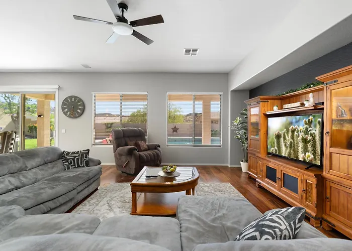 Retreat W Pool, Hot Tub And Trail Access *