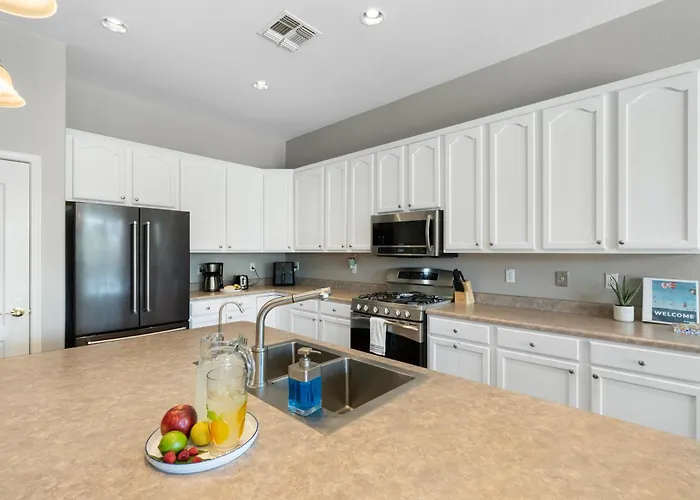 Retreat W Pool, Hot Tub And Trail Access
