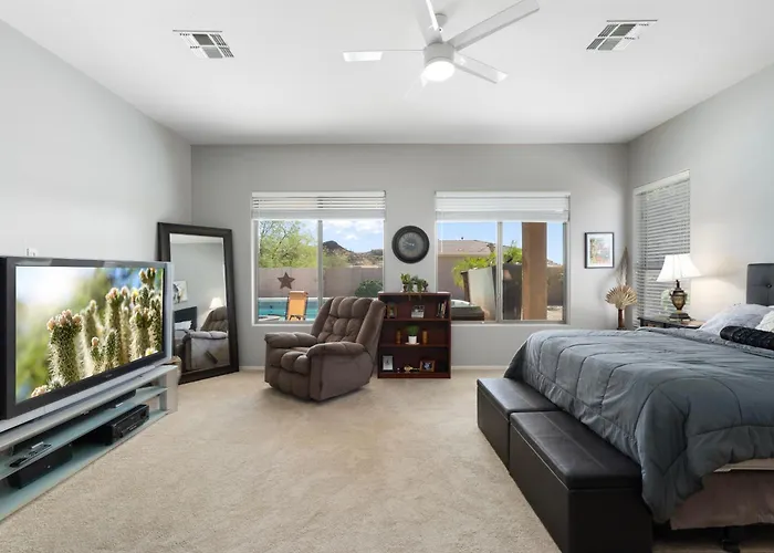 Holiday home Retreat W Pool, Hot Tub And Trail Access *