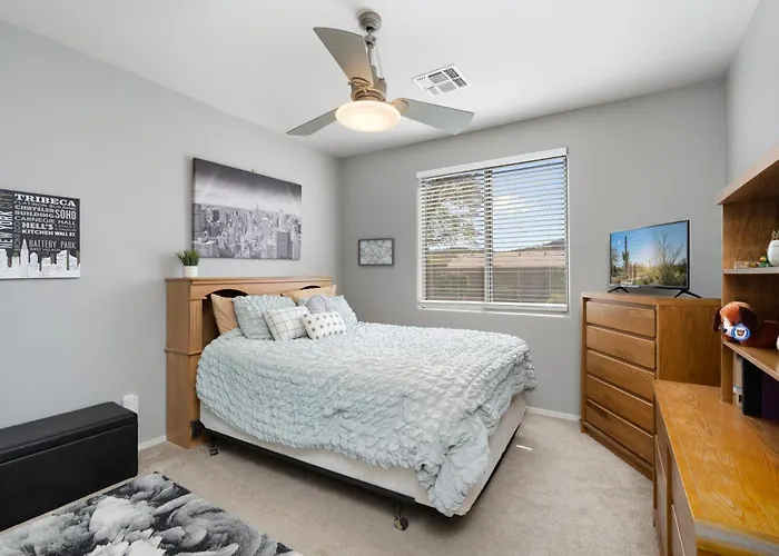 Holiday home Retreat W Pool, Hot Tub And Trail Access *