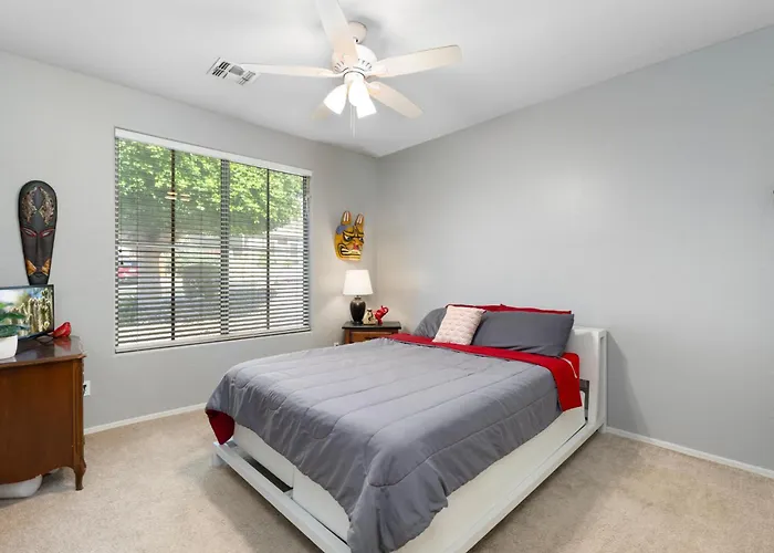 Retreat W Pool, Hot Tub And Trail Access *
