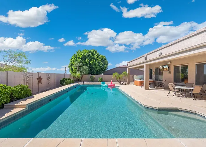 Retreat W Pool, Hot Tub And Trail Access Holiday home *